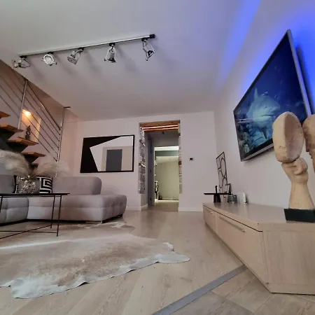 Arena Design With Free Private Parking And With A Terrace 아파트 풀라