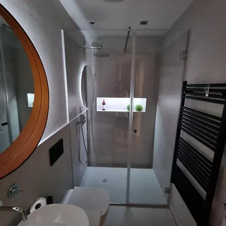 아파트 Arena Design With Free Private Parking And With A Terrace 풀라