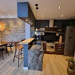 Apartment Arena Design With Free Private Parking And With A Terrace Pula